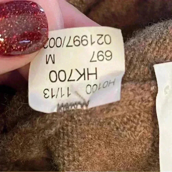 MORIARTY'S Gap of Dunloe, Ireland Brown V-neck Sweater Wool SZ MED Well Made - Picture 8 of 9